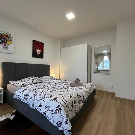 Kastanova 27 Apartment